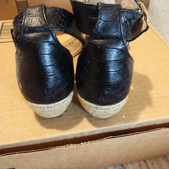 New Eric Michael sandal Black Women's Size 38 - Picture 2 of 7